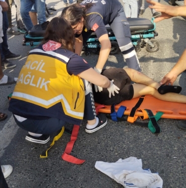 FECİ KAZA KAMERADA: OTOMOBİL BİSİKLETLİ ÇOCUĞA ÇARPTI