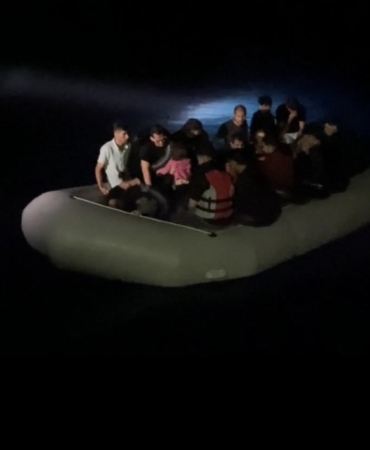 Ayvacık açıklarında 24 kaçak göçmen kurtarıldı