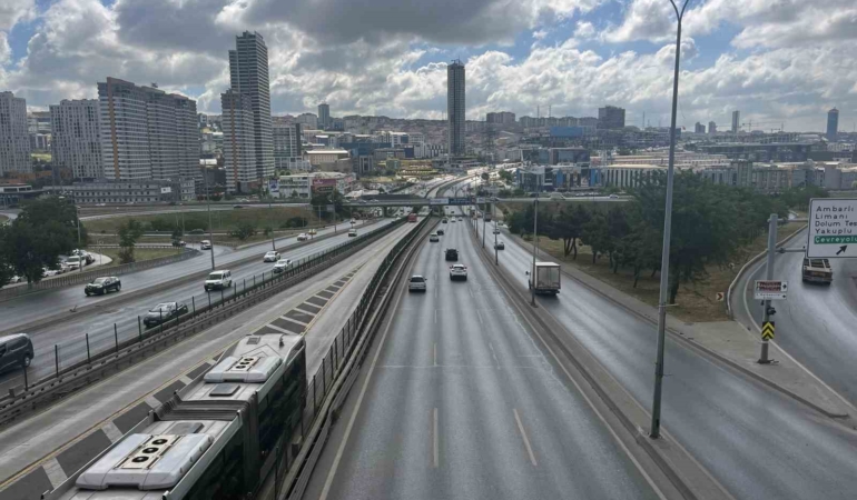 Bayram tatilinin ilk günü İstanbul’da trafik boş kaldı