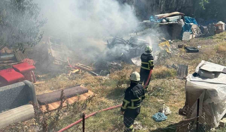 Bilecik’te boş bir arazide çıkan yangına ekipler anında müdahale etti