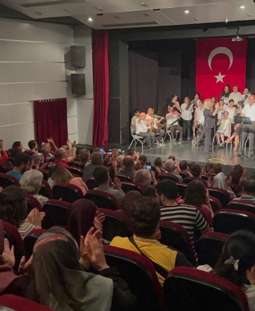 Bizim Ev katılımcılarından muhteşem konser