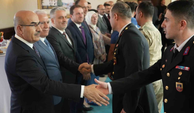 Bursa protokolü bayramlaştı