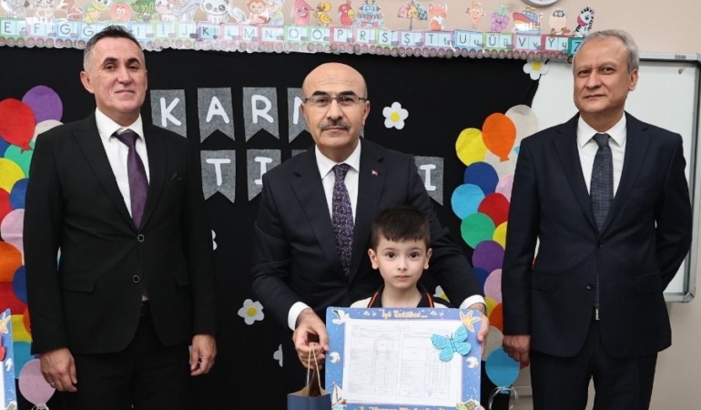 Bursa’da 700 bin öğrenci karne heyecanı yaşadı