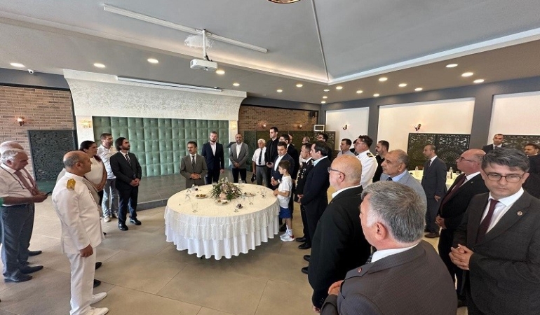 Çanakkale’de protokol bayramlaştı