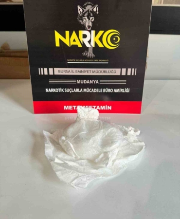 Deniz yoluyla gelen uyuşturucu tacirlerini polis yakaladı