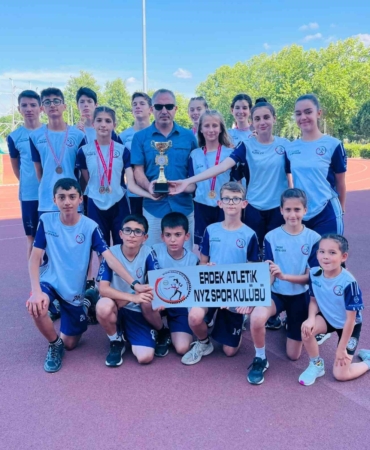 Erdekli sporcular Bursa’dan madalya ve kupa ile döndü