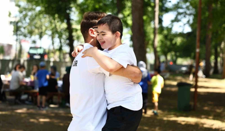 Esenler’de “Sevgi Engel Tanımaz” pikniği düzenlendi