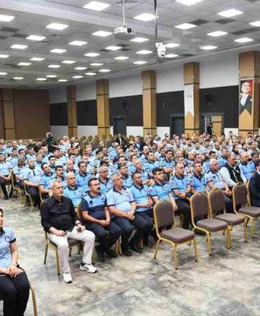 Esenyurt Belediye Başkanı Özer zabıta ve güvenlik görevlileriyle bir araya geldi