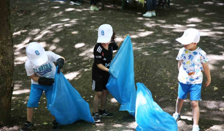 Eyüpsultan’da çöp toplama etkinliği düzenledi
