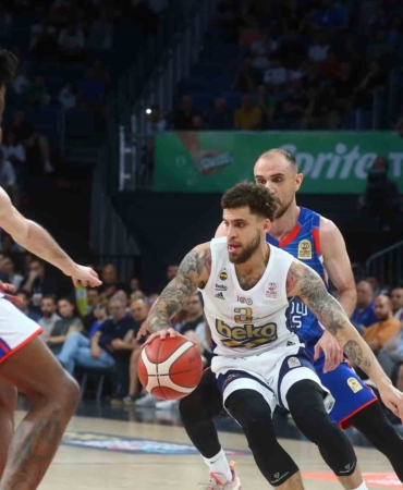 Fenerbahçe, Efes’i farklı yenerek final serisinde durumu 2-0 yaptı