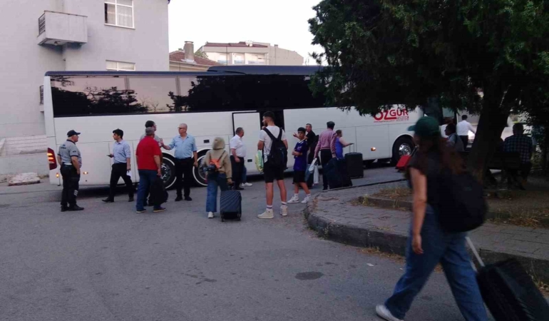 Halkalı-Edirne treni durdu, yüzlerce yolcu istasyonda kaldı