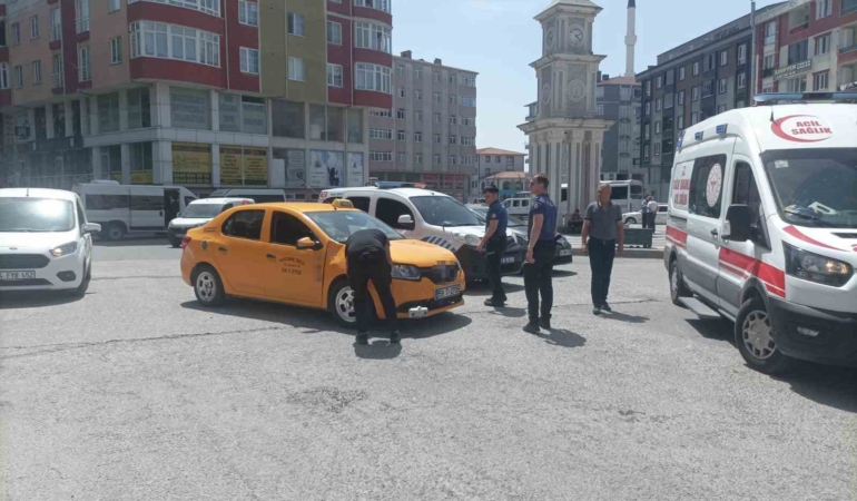 Kapaklı’da ticari taksi motosikletle çarpıştı: 1 yaralı