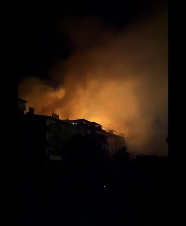 Kırklareli’de korkutan yangın: Binalar alevlere teslim oldu, mahalleli sokağa döküldü