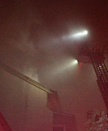 Kırklareli’deki yangın kontrol altına alındı: 2 kişi dumandan etkilendi, 1 itfaiye eri yaralandı