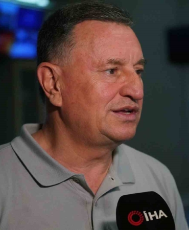 Lütfü Savaş: “Avrupa’nın önde gelen kulüplerini örnek alarak kulübümüzü aynı seviyeye taşımak için çalışıyoruz”