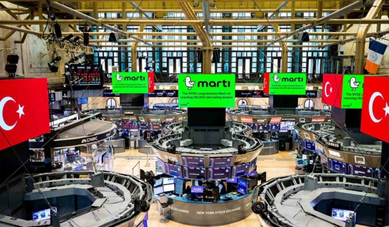 New York Borsası’nda, 150 bin sürücüye ulaşan Martı için Türk bayrağı asıldı