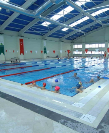 Osmangazi’de yaz dönemi yüzme kursları başlıyor