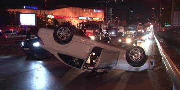 Pendik D-100 karayolunda iki araç çarpıştı: 2 yaralı