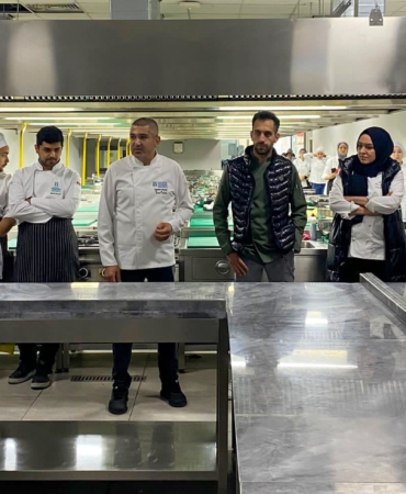 Şeflerden pasta ve tatlı yapım metotlarını öğrendiler