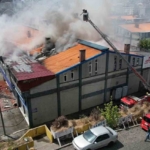 Sultangazi’de Sanko Sanayi Sitesi’nde korkutan yangın