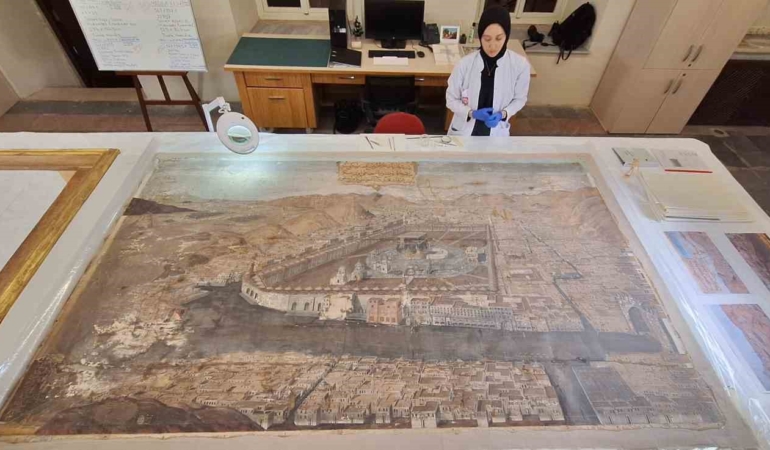 Topkapı Sarayı’ndaki 200 yıllık ‘Mekke ve Medine’ temalı tablolar restore ediliyor