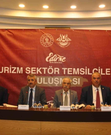 Vali Sezer: "Enez ve Keşan’da vatandaşlarımızın rahatlıkla girebileceği halk plajları yapalım istiyoruz"