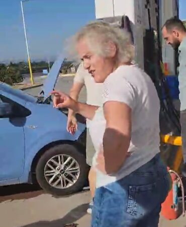 Yalova’da ehliyetsiz sürücü akaryakıt istasyonuna çarptı