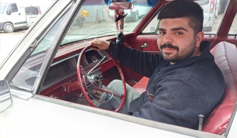 26 yaşındaki genç, sırtından bıçaklanarak öldürüldü