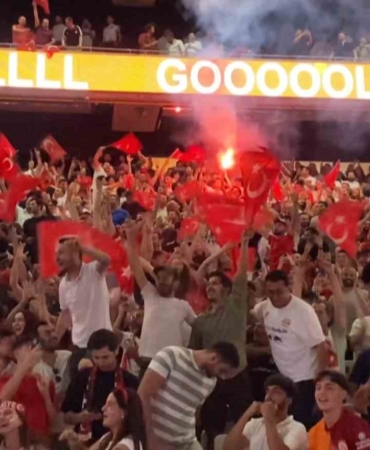 A Milli Futbol Takımı’nın çeyrek final heyecanı Beşiktaş Tüpraş Stadyumu’nda yaşandı