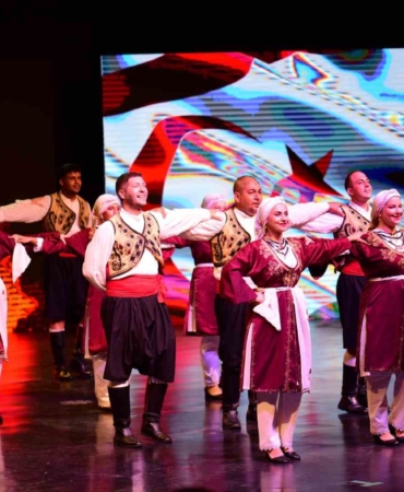 Altın Karagöz’ün renkleri Bursa’yı sardı