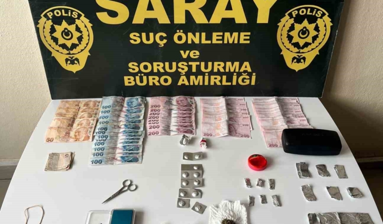 Aranan şahıs uyuşturucuyla yakalandı