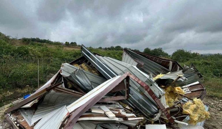 Arnavutköy’de 23 kaçak yapı daha yıkıldı