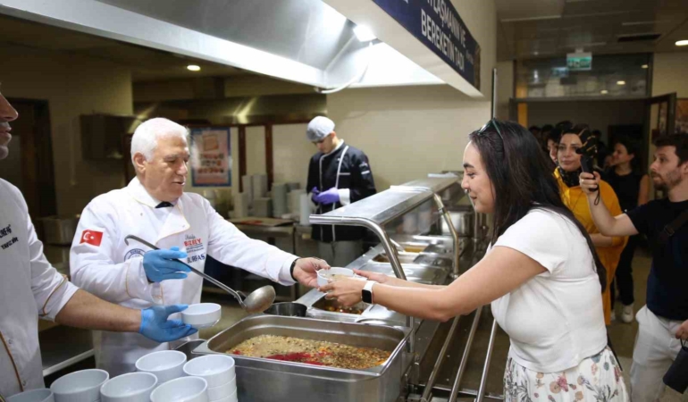 Aşure kazanları birlik ve beraberlik için kaynadı