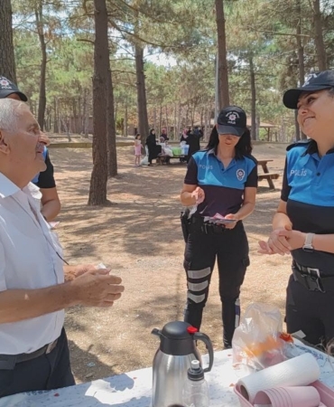Atlı polisler orman yangınlarına karşı vatandaşları uyardı