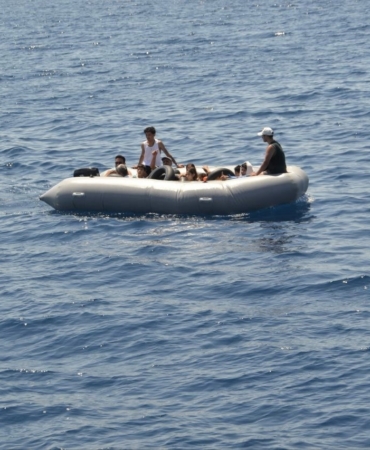 Ayvacık açıklarında 15 kaçak göçmen yakalandı