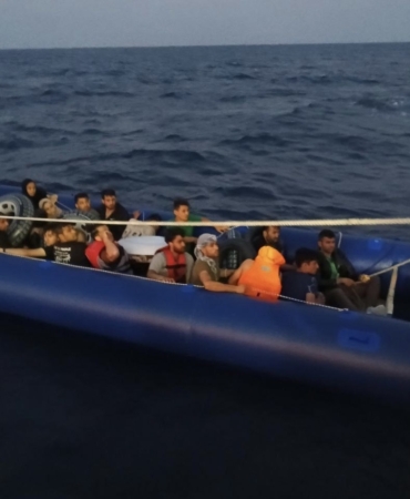 Ayvacık açıklarında 49 kaçak göçmen kurtarıldı
