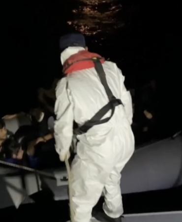 Ayvacık açıklarında 8 kaçak göçmen yakalandı