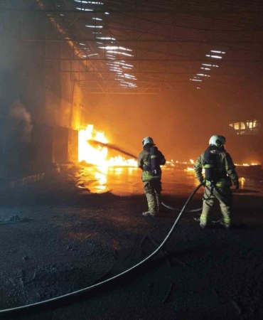Ayvalık’ta pirina fabrikasında patlayan kazandan çıkan yangın korkuttu