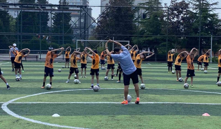 Bahçelievler’deki amatör spor kulüpleri, CHP’li meclis üyelerinin aldığı karara tepki gösterdi