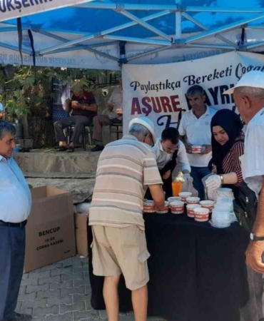 Balıkesir Büyükşehir’den 35 bin kişilik aşure hayrı