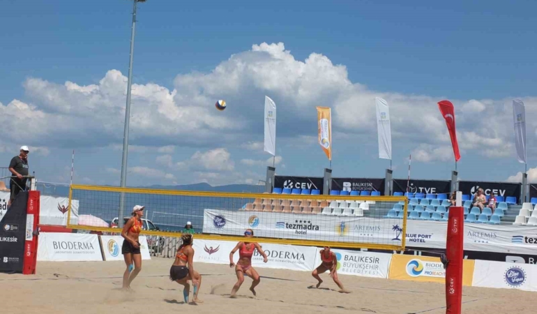 Balıkesir’de Plaj Voleybolu başladı