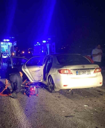 Bandırma-Gönen karayolunda tır ile otomobil çarpıştı: 3 ölü, 1 yaralı