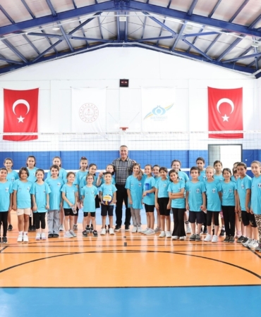 Başkan Dursun, voleybolun sultanlarıyla buluştu