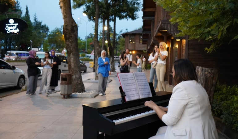 Bilecik’te Sanat Sokağı’nda sanat esintisi