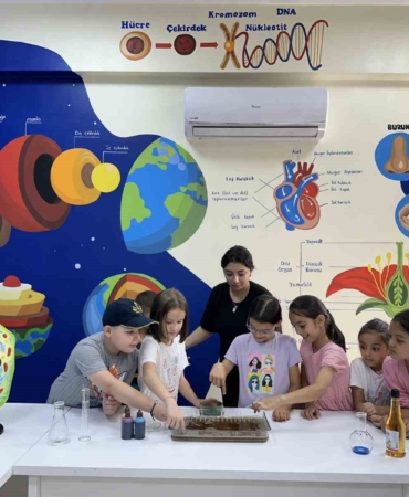 Bilgievi yaz okullarında hem eğleniyor hem öğreniyorlar