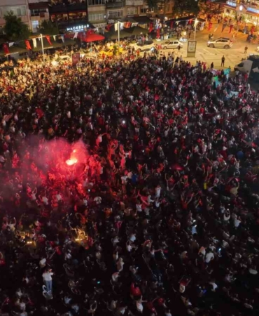 Binlerce Kocaelili tek yürek oldu, gol sevinci görülmeye değerdi