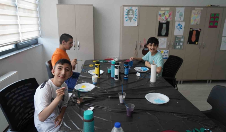 Bu merkez hem gönüllere dokunuyor hem hayatları kolaylaştırıyor