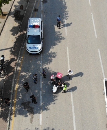 Bursa Emniyeti trafik denetimlerini aralıksız sürdürüyor