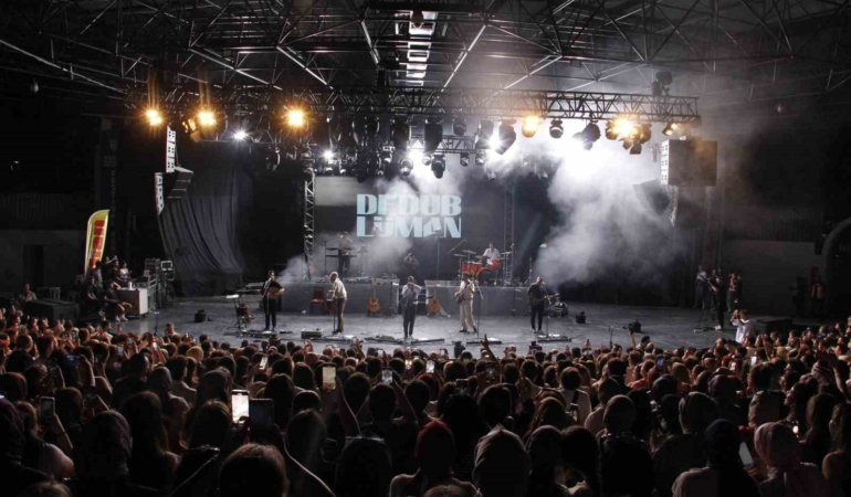 Bursa festivalinde ‘Dedublüman’ rüzgarı