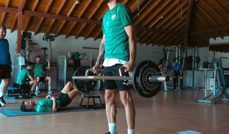 Bursaspor salonda çalıştı